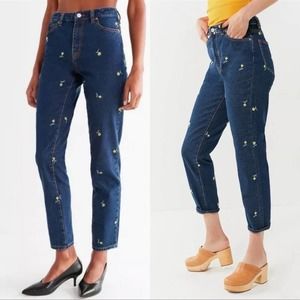 BDG Mom High Rise Slim Jeans sz 31 Buttercup Blue Embroidered Flowers Spring